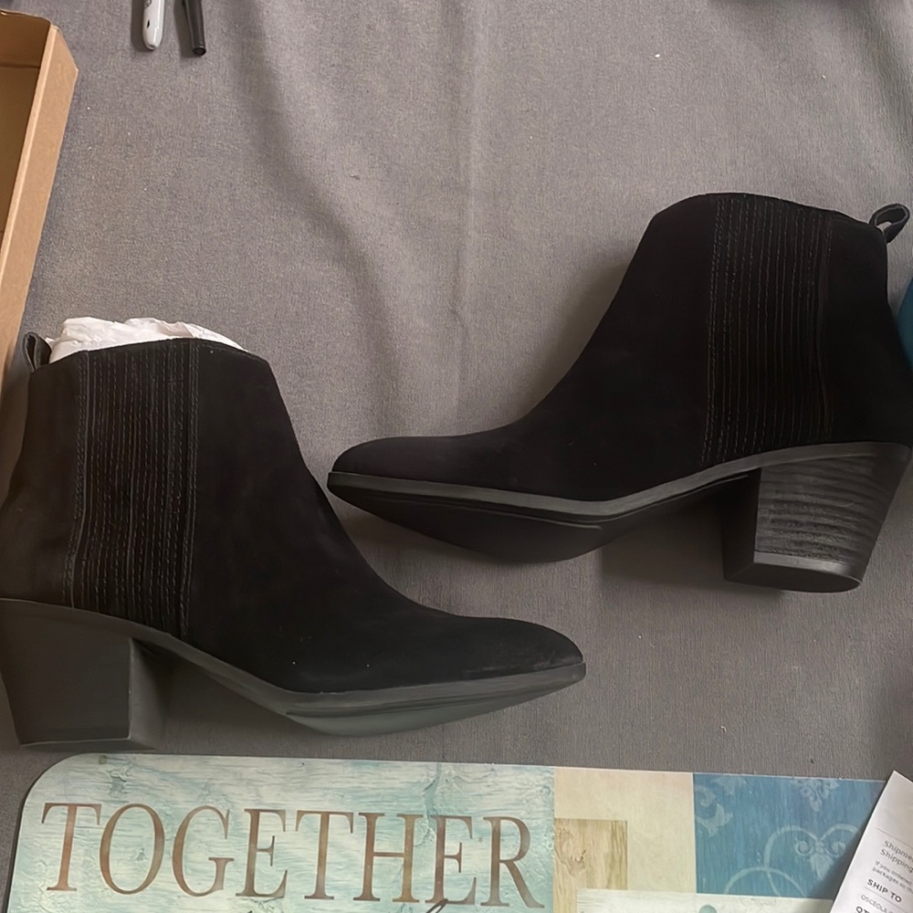 Womens black ankle bootie